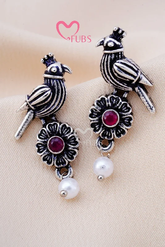 Beautiful earrings with colored diamonds-Chidiya Pearl Drop Oxidized Earrings