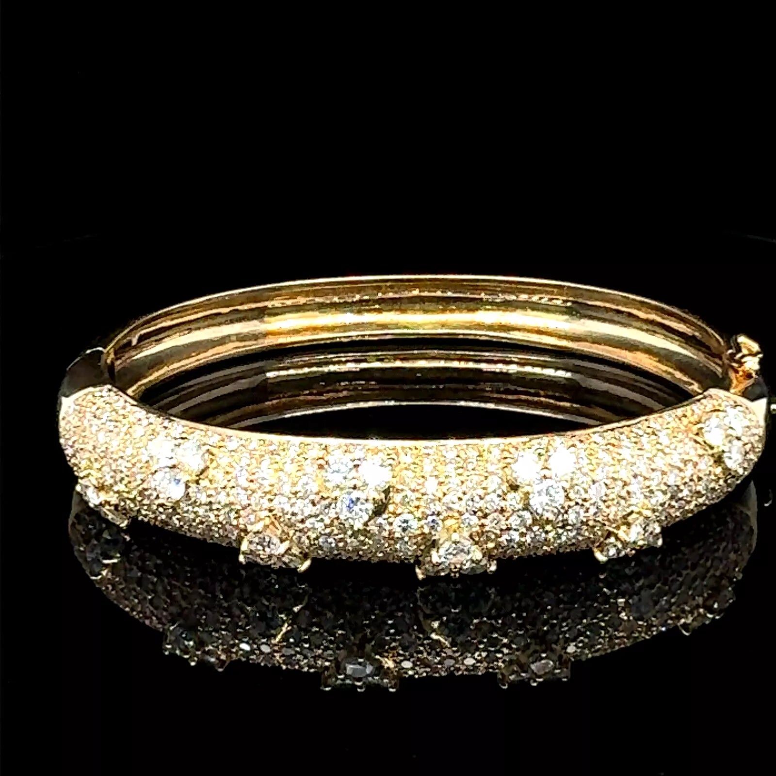 Trendy bracelets with tassel details-18K diamond bangle