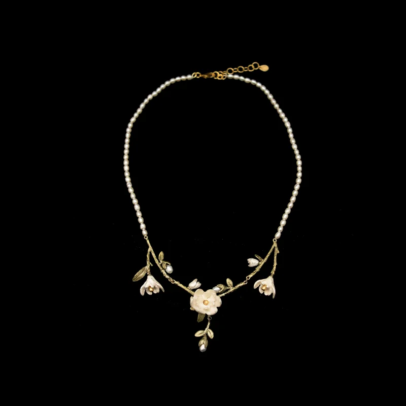 Elegant gold chain necklaces-Magnolia Necklace