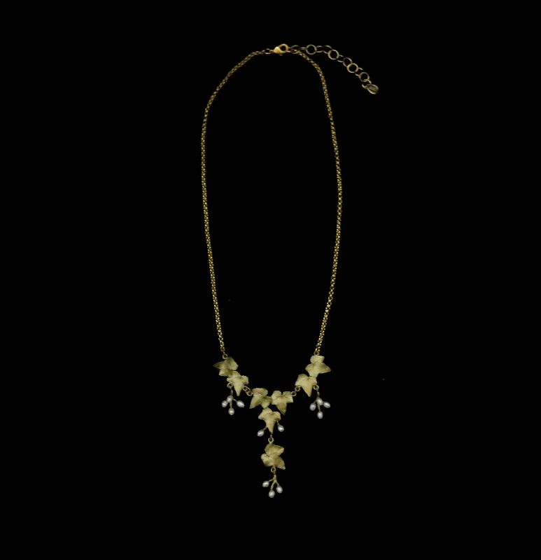 Classic diamond necklaces for special occasions-Ivy Vine Necklace