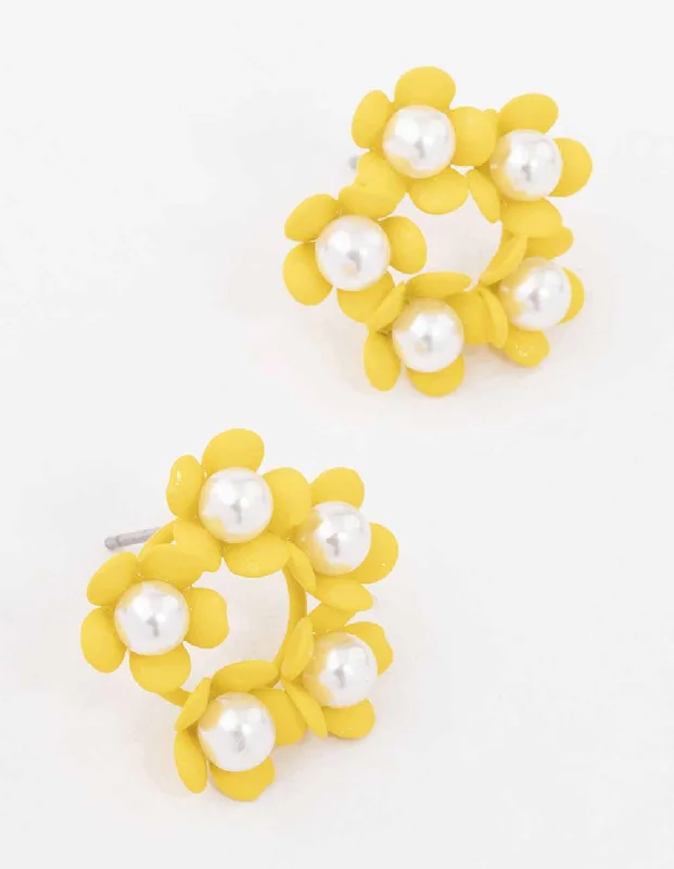 Stylish gold earrings with diamonds-Yellow Flower & Pearl Circular Stud Earrings