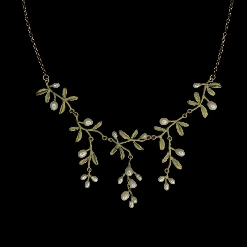 Sparkling diamond necklaces for every event-Garden Vine Necklace