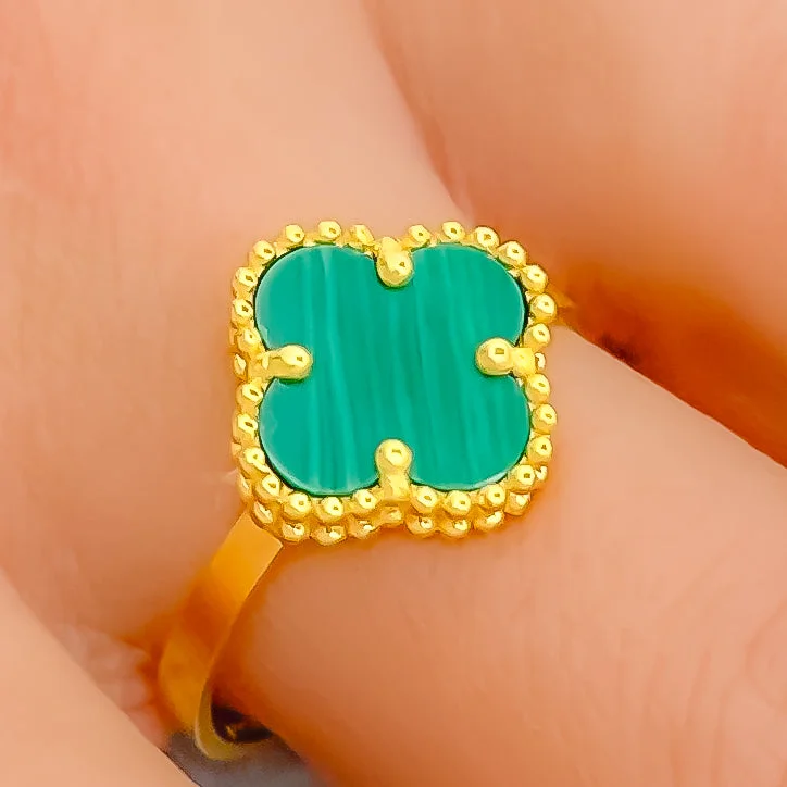 Custom-designed rings for women-Mesmerizing Striped 21K Gold Clover Ring - Size 8