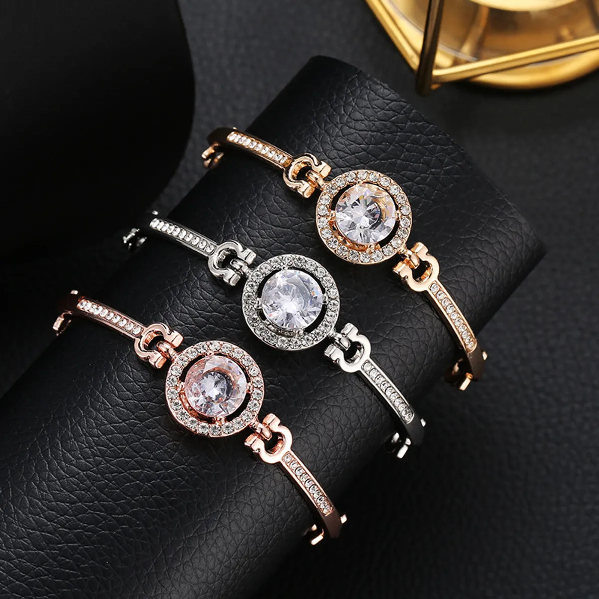 Elegant gold bracelets with emerald stones-1 Piece Glam Round Alloy Plating Inlay Artificial Diamond Women'S Bangle