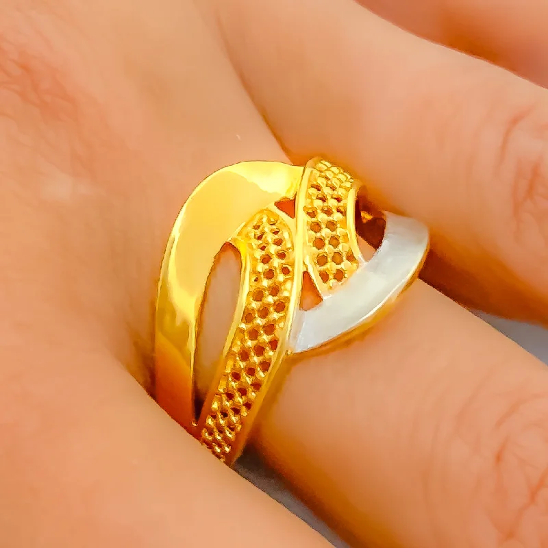 Rings with colored diamonds for women-Trendy Two-Tone Curved 22k Gold Ring