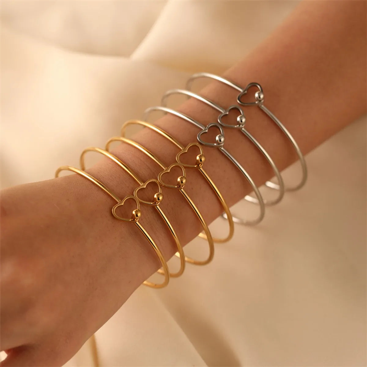 Elegant gold bracelets with citrine accents-Simple Style Heart Shape 304 Stainless Steel Wholesale Bangle