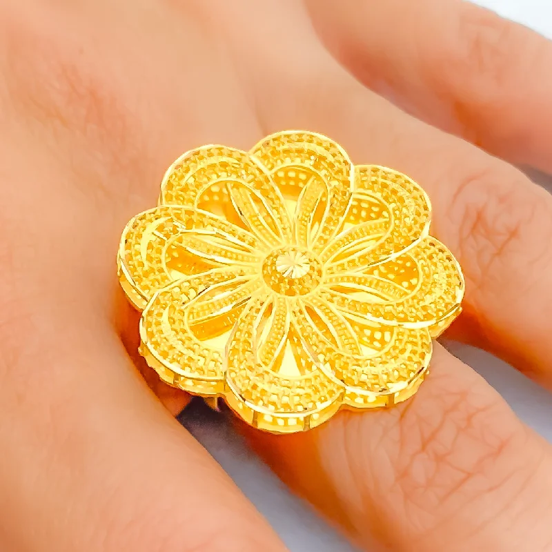 Vintage rings for women-Beautiful Flower 21k Gold Ring