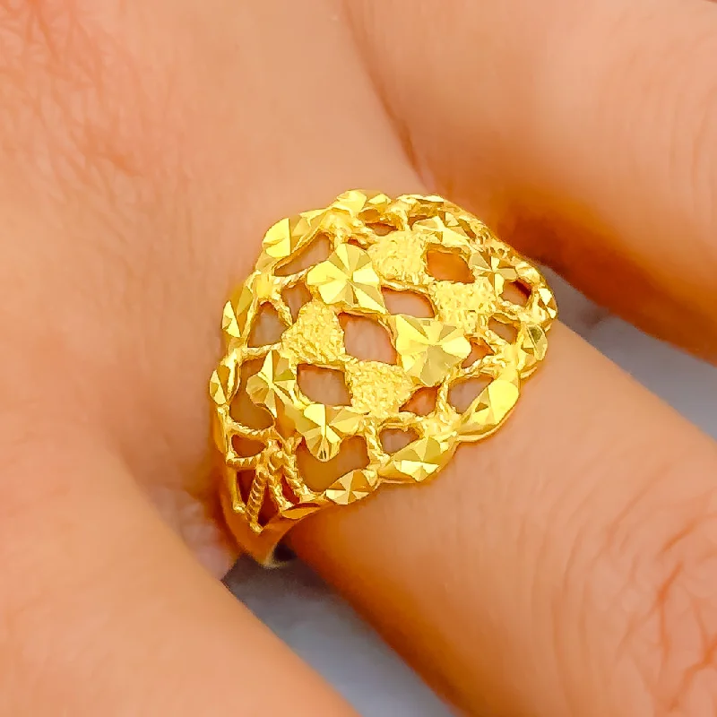 Gold rings for everyday wear-Charming Intricate 22k Gold Ring