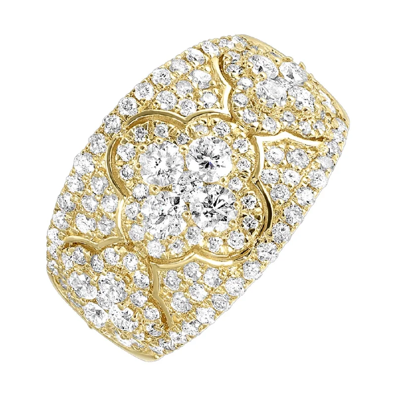 Custom-designed engagement rings with floral designs-Stunning Yellow Gold Diamond Clover Ring, 1.5cttw