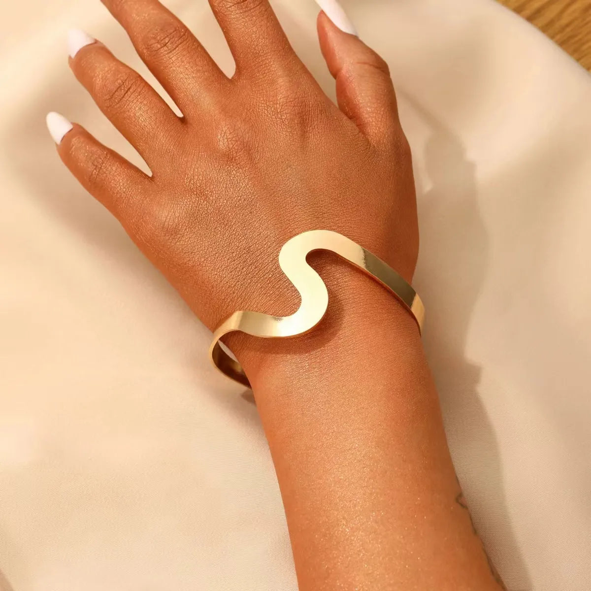 Simple gold bracelets for casual wear-Simple Style Irregular Lines Alloy Wholesale Bangle